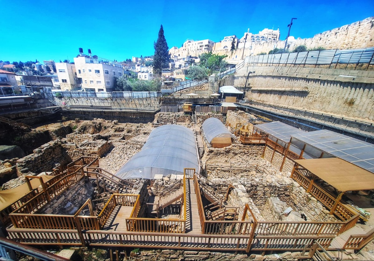 .חפירת חניון גבעתי בעיר דוד, בה נמצאה הטבעת.