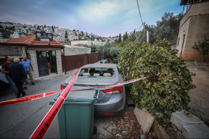 נזק מנפילות טילים באזור ירושלים