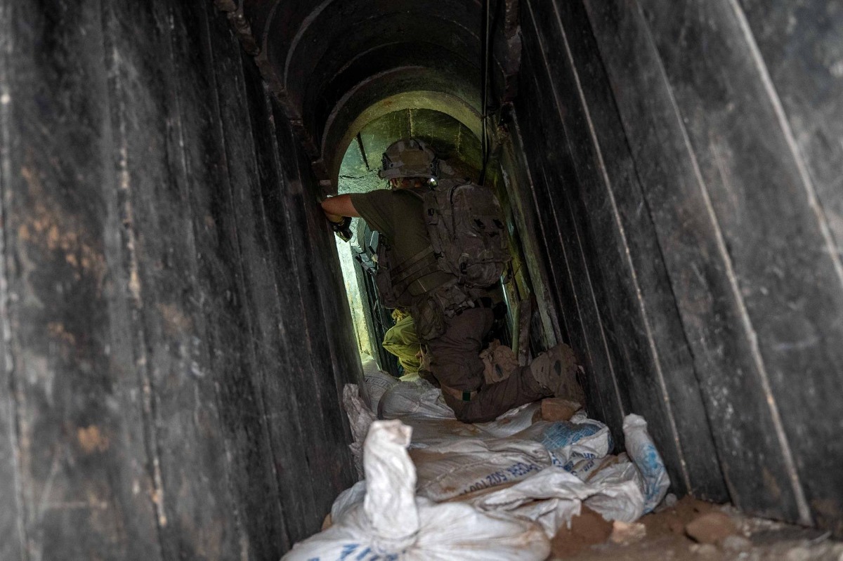 לוחמים במנהרה של חמאס